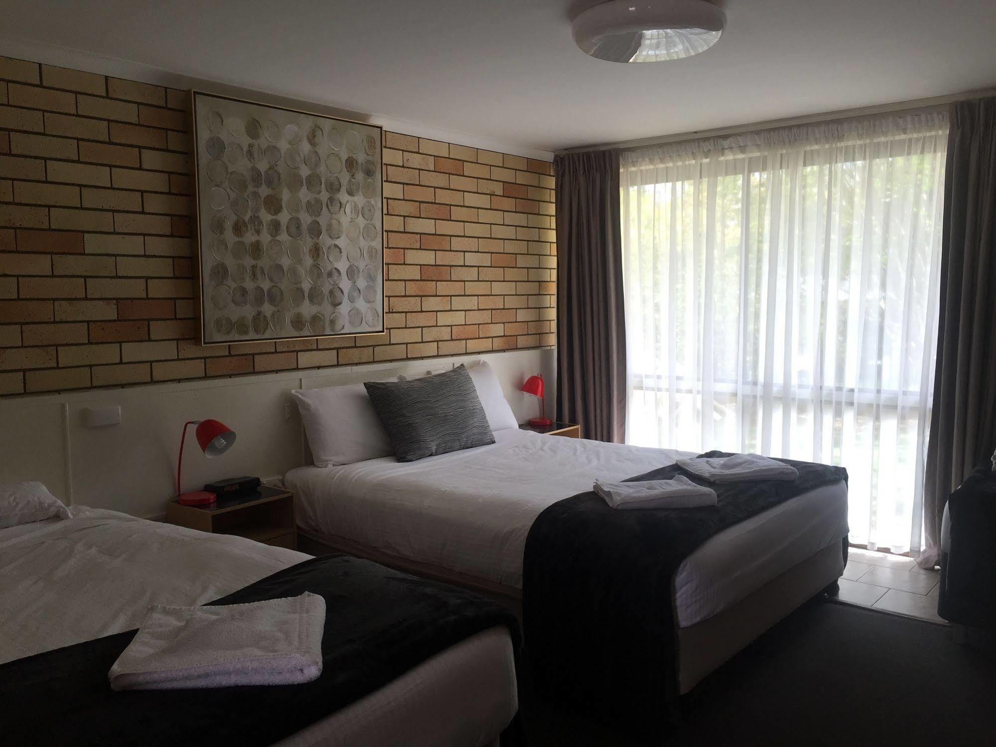 Motel Glenworth Тувумба Екстер'єр фото